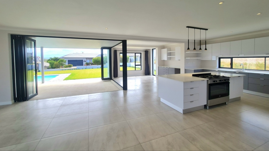 4 Bedroom Property for Sale in Baron View Western Cape